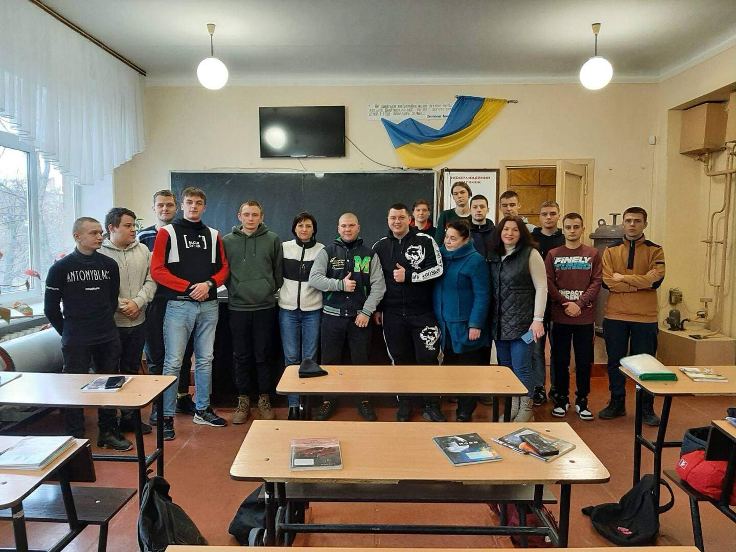 Студенти та викладачі спеціальності «Галузеве машинобудування» провели зустріч з механіком-водієм 26-артилерійської бригади Олександром Томашевським