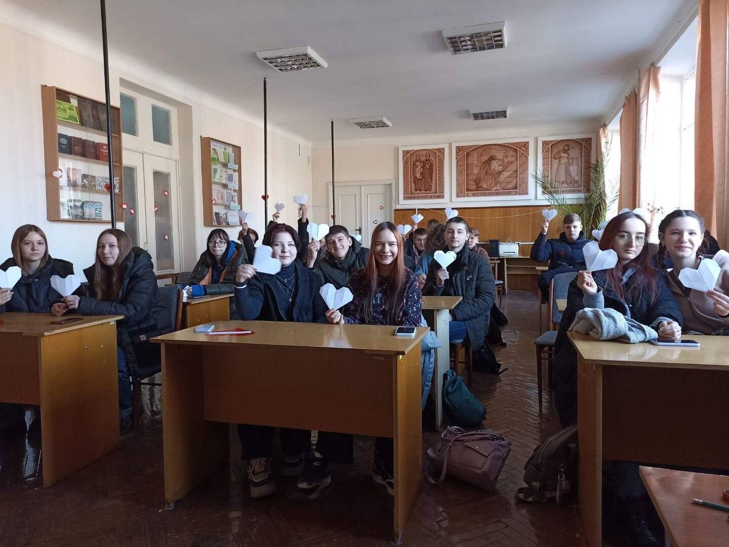 Заняття з елементами тренінгу ,,Світ починається з любові”