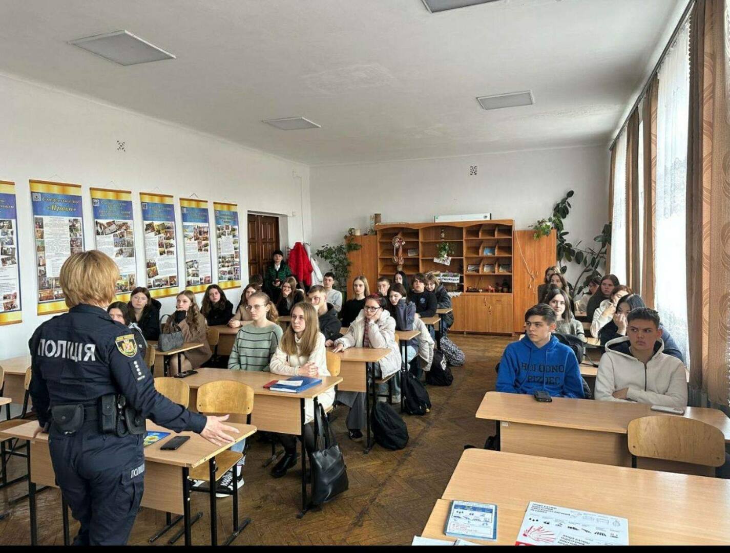 Безпека молоді: профілактичні зустрічі студентів коледжу з інспекторами сектору “Служба освітньої безпеки” Бердичівського РВП ГУНП в Житомирській області