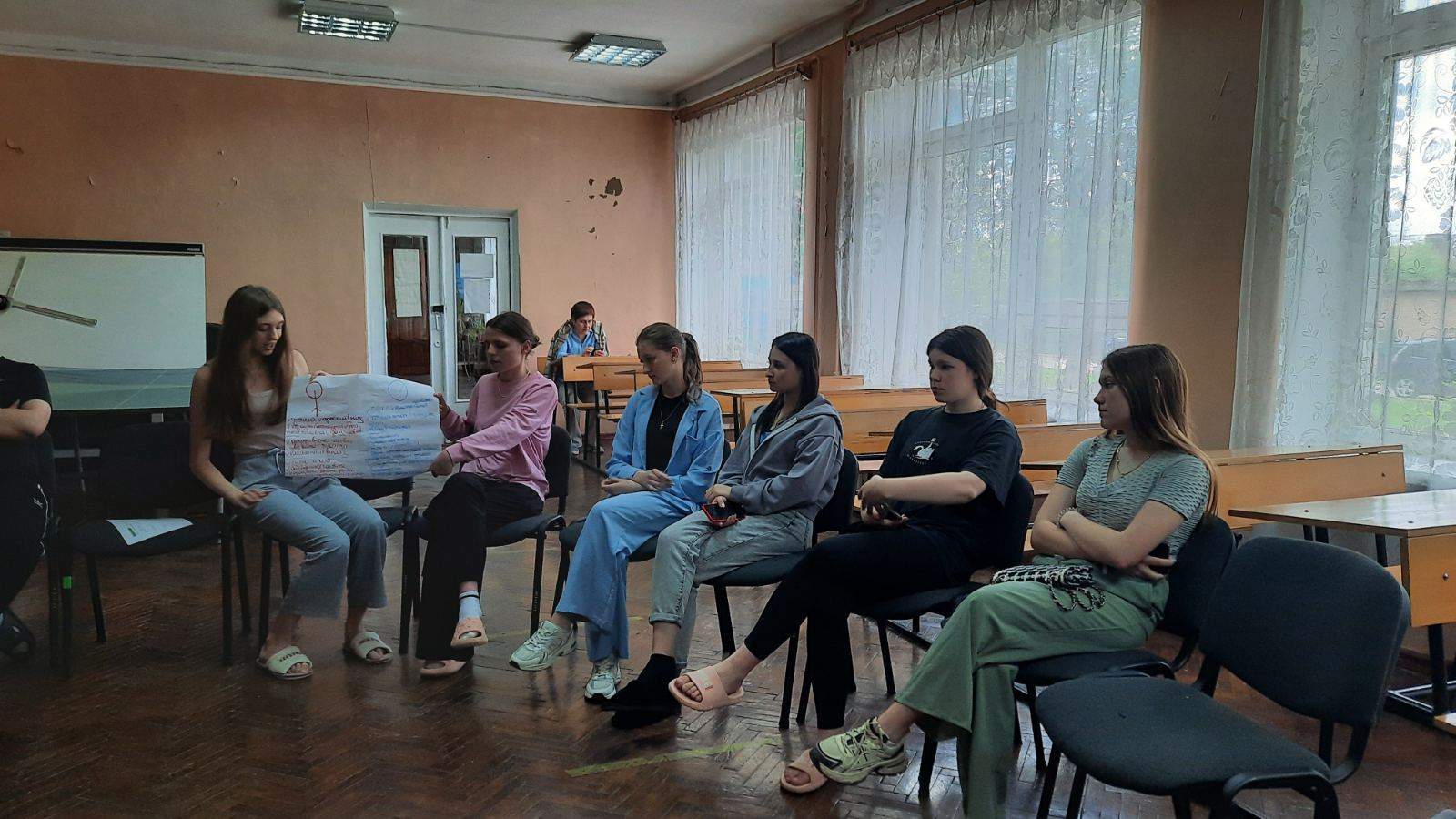 У гуртожитку БФКПЕП відбувся захід на тему гендерних стосунків