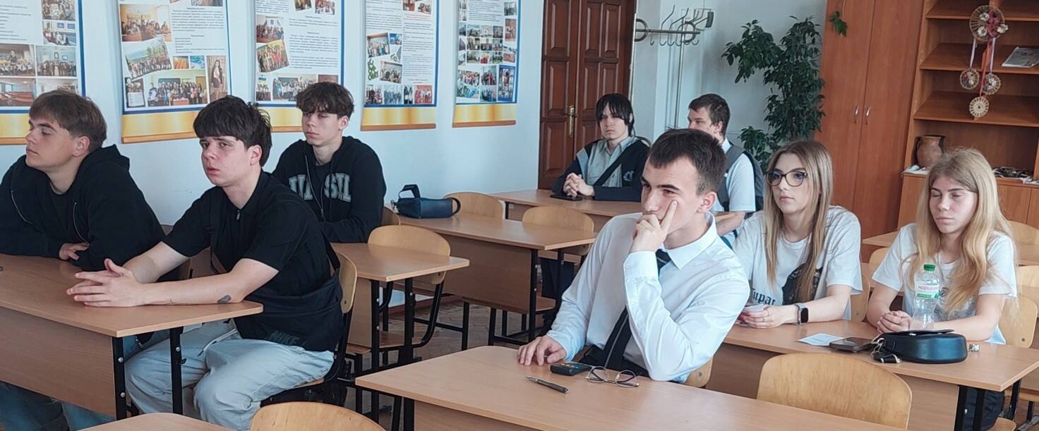 Успішна атестація випускників: студенти групи Ф-324 склали державний іспит